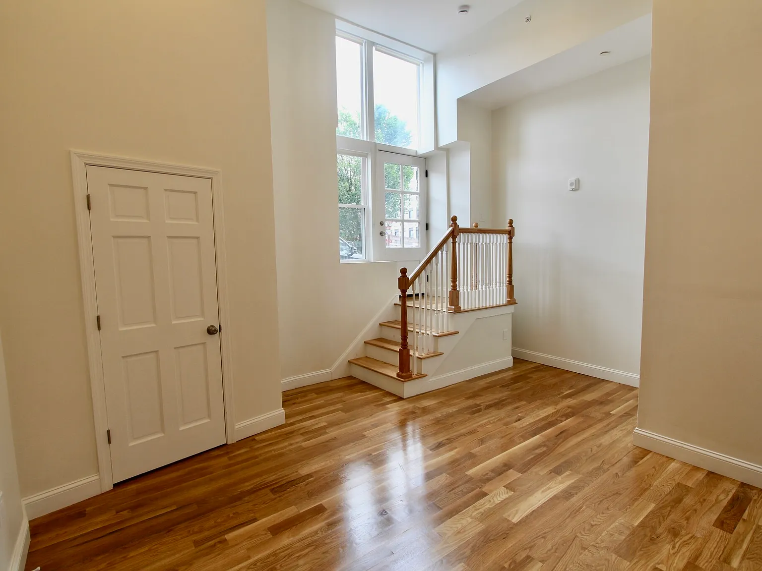 2 Blossom Street — Photo 4