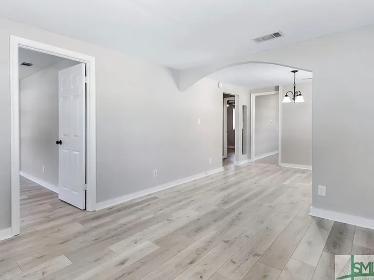 703 W 46th St — Photo 12