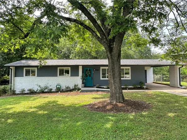 1589 Austin Dr, Decatur, GA 30032
