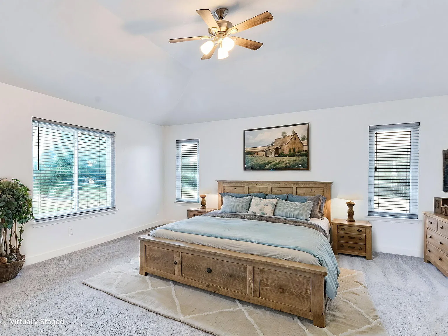 4 bed, 2.5 bath, 2503 sqft, $2,999 — Photo 2