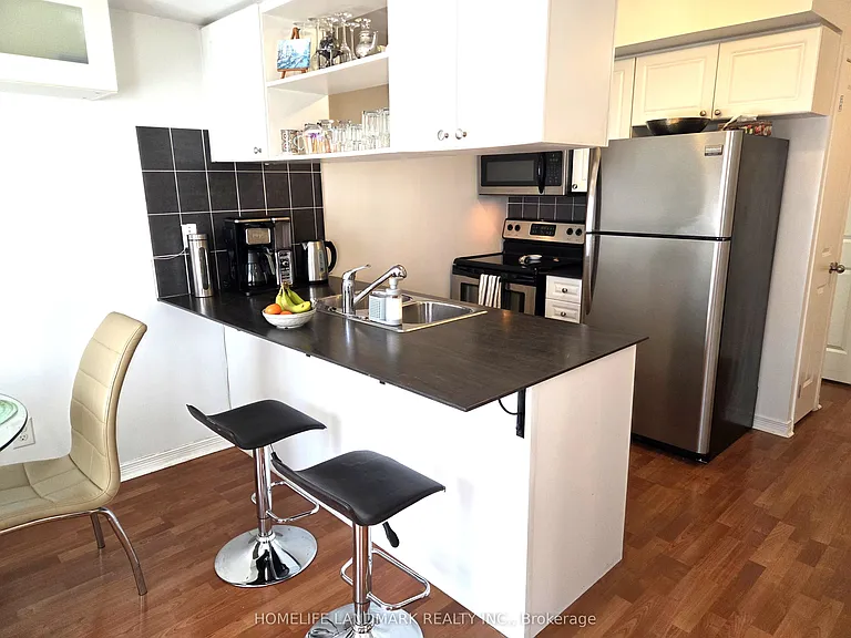 74 Munro St #2 — Photo 9