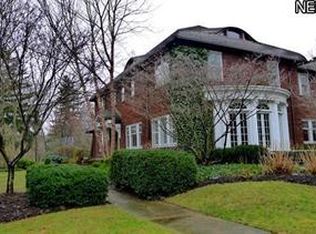 2881 E Overlook Rd, Cleveland Heights, OH 44118