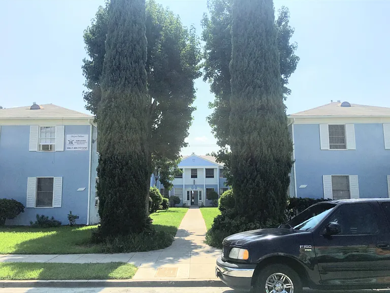 Dixon Delano Apartments — Photo 14