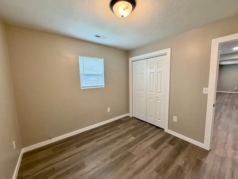 1755 S Greenwood Ave — Photo 8