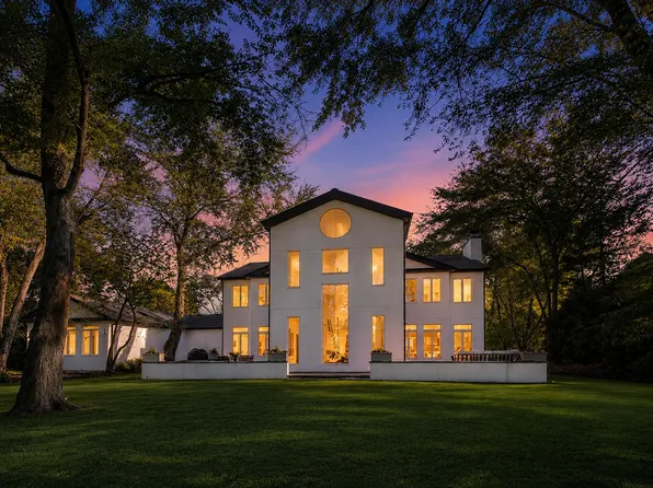 790 W Deerpath, Lake Forest, IL 60045