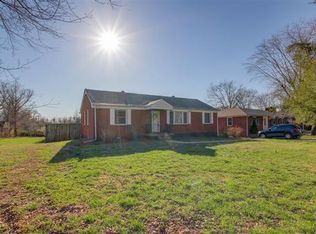 1665 Valley Rd, Clarksville, TN 37043