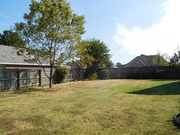 3rd image of 226 Whispering Wind Cir