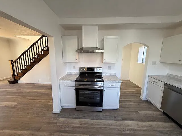 4 bed, 2.5 bath, 1700 sqft, $2,200 — Photo 4