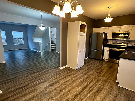 Kitchen / Dining Area