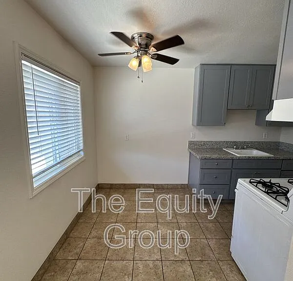 397 N Valencia Blvd — Photo 4
