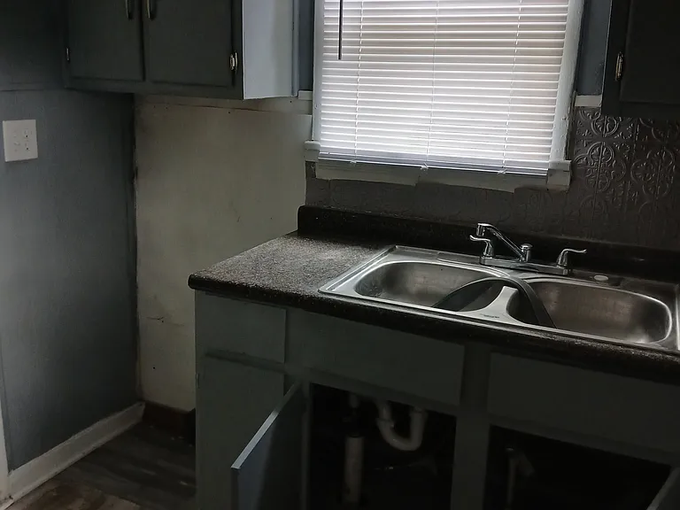 2548 Miles St #2 — Photo 3