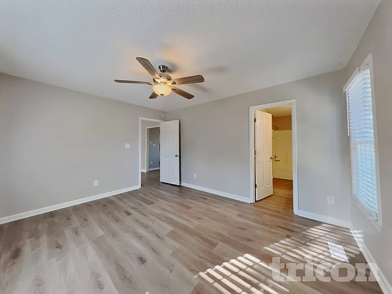 1004 Spruce Dr — Photo 9