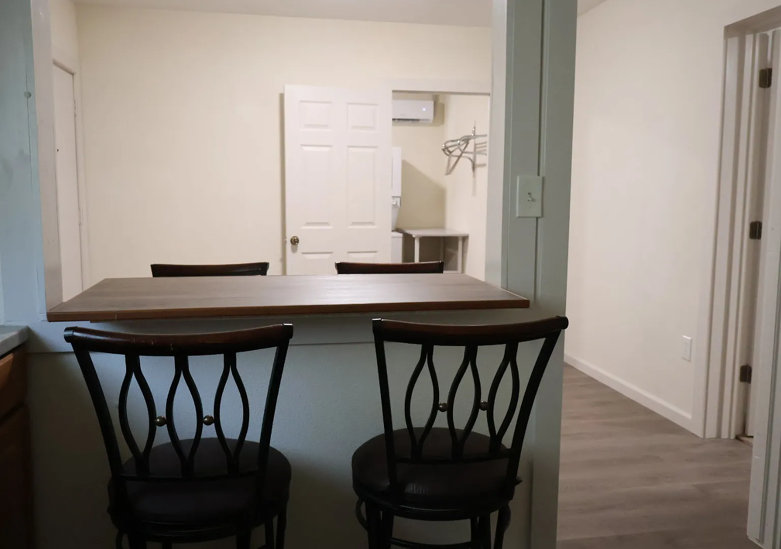 The Casita Cozy 1-Bedroom Home with Utilities Included — Photo 2