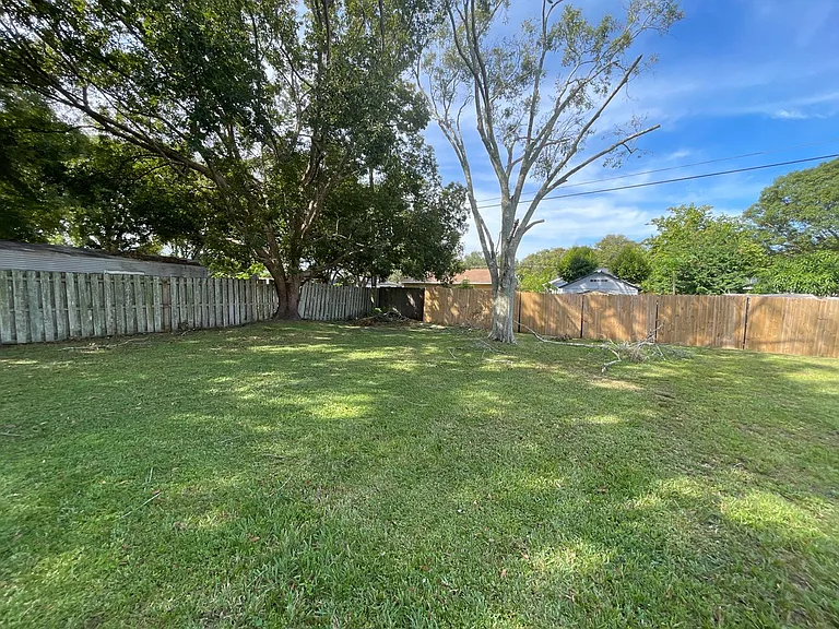 810 Montana Ave — Photo 4