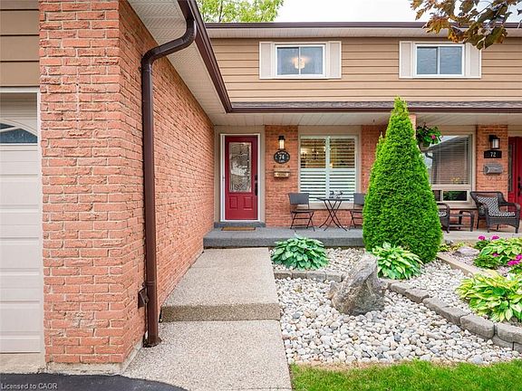 4th image of 74 Maiden Ln