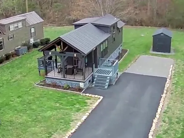 121 Lazy Bear Trl, Andrews, NC 28901