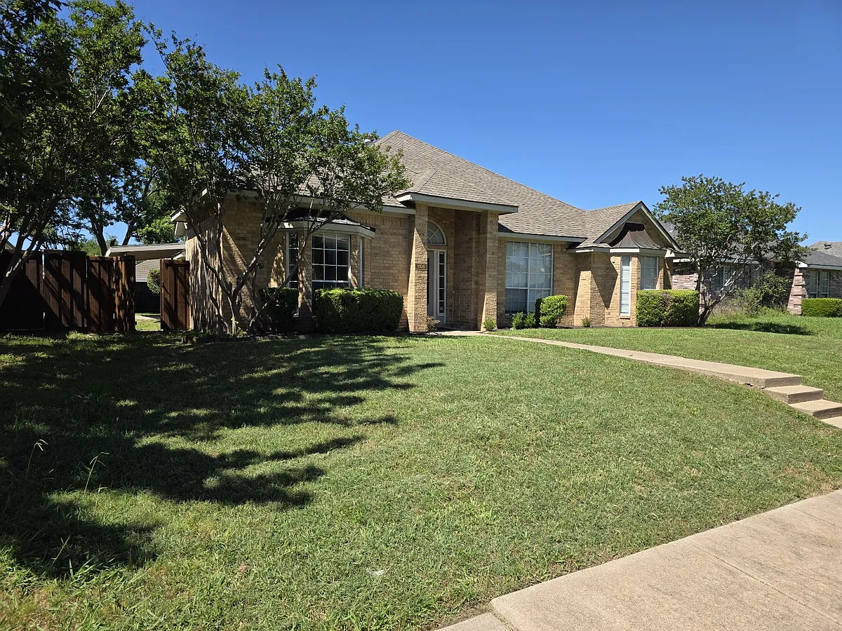 Building Photo - 1105 Old Knoll Dr