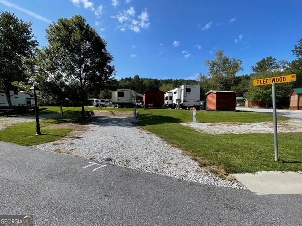 77 Fleetwood Dr, Dillard, GA 30537