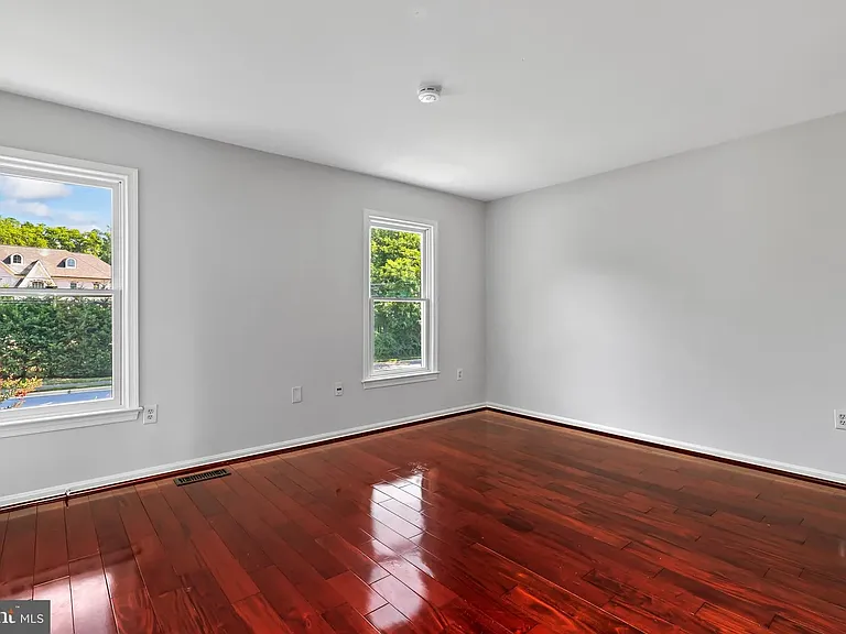 8421 Hollis Ln — Photo 14