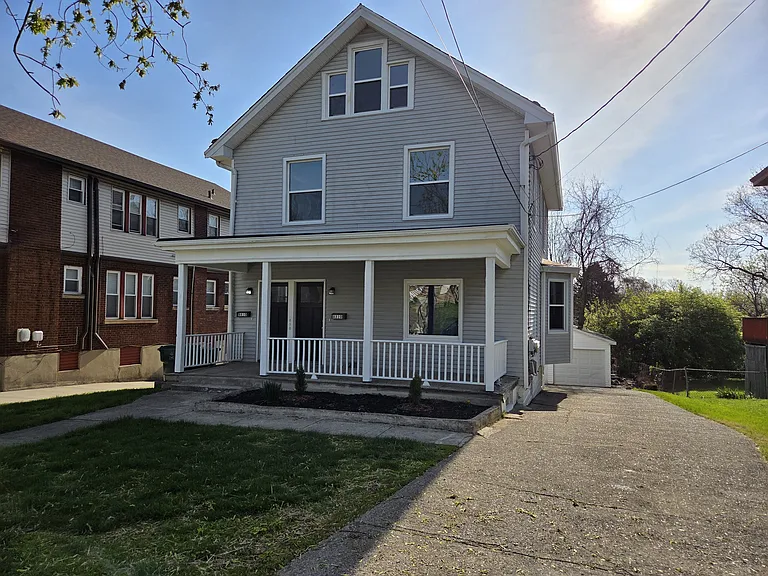 810 Pedretti Ave — Photo 1