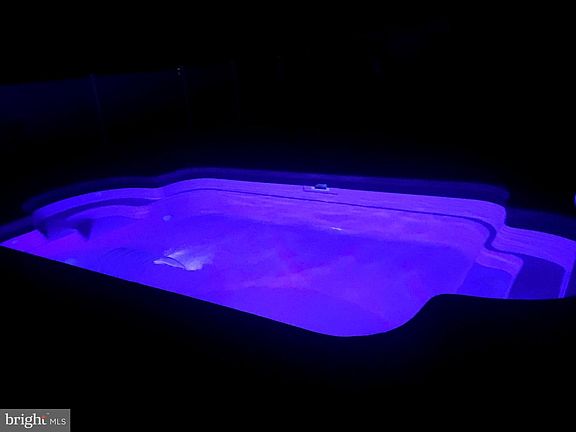 5th image of 19798 Hebron Rd