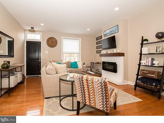 4th image of 2738 Parrish St