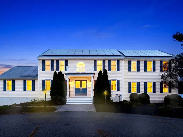 27 Charles Ave, Uxbridge, MA 01569