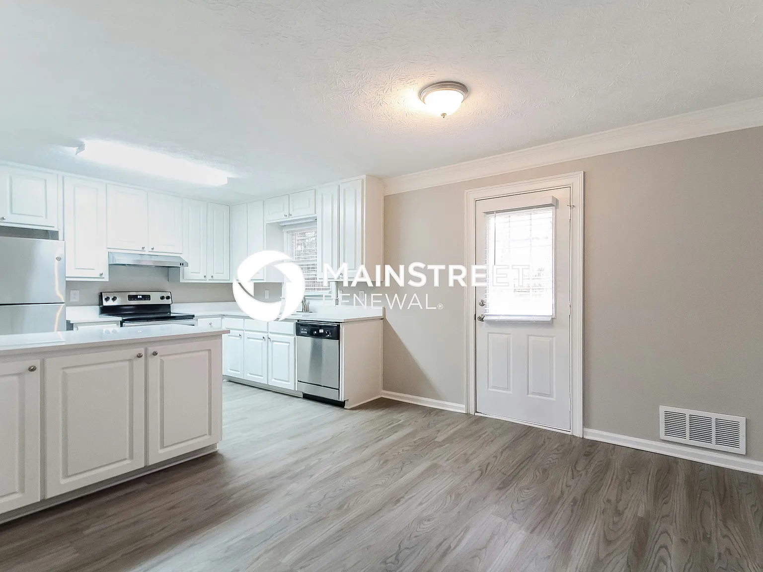 784 Marthas Dr — Photo 4