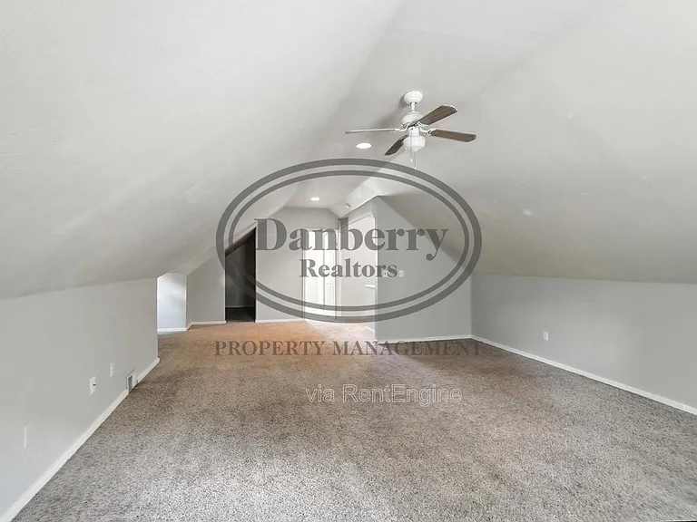 822 Searles Rd — Photo 31
