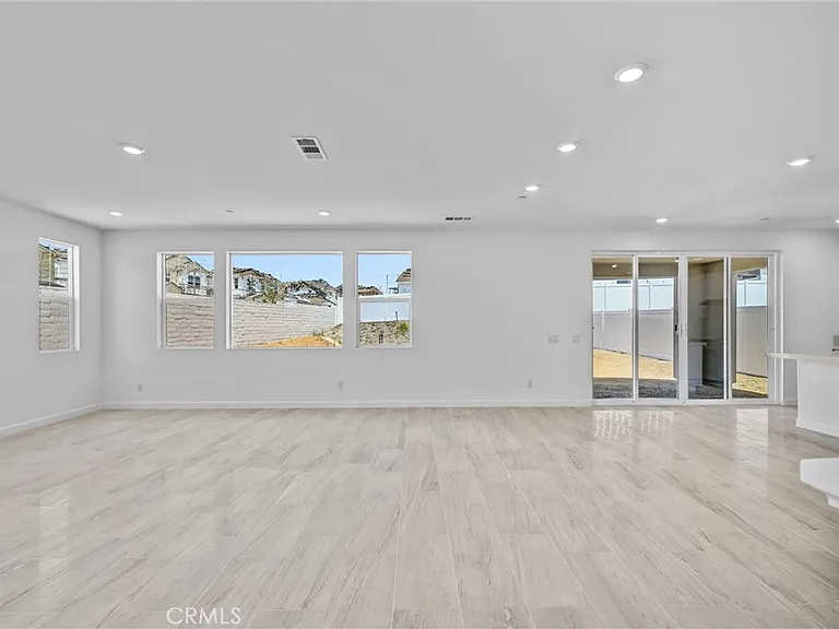 5538 Alethea Way — Photo 6