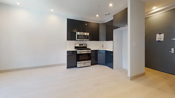 Rented by LandSeair Real Estate Group | media 9