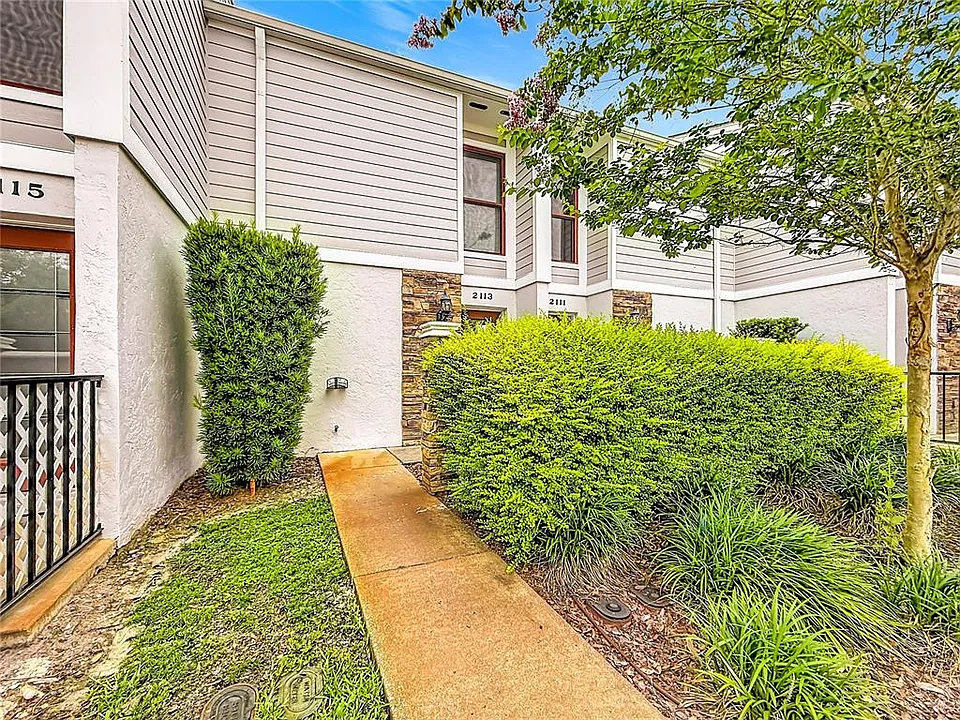 2113 NE 38th Ave