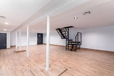 Rented by Rennit Inc.