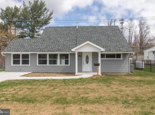 18 Quickset Rd, Levittown, PA 19057