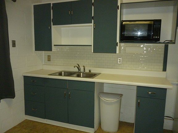 5th image of 10226 Fresno St