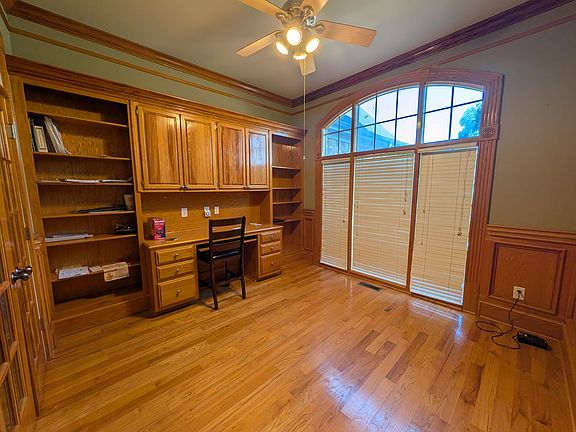 4th image of 101 Michigan Ct