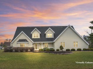 775 Calico Ct, Waukesha, WI 53186