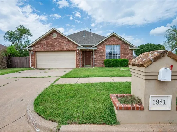 1921 NW 176th St, Edmond, OK 73012