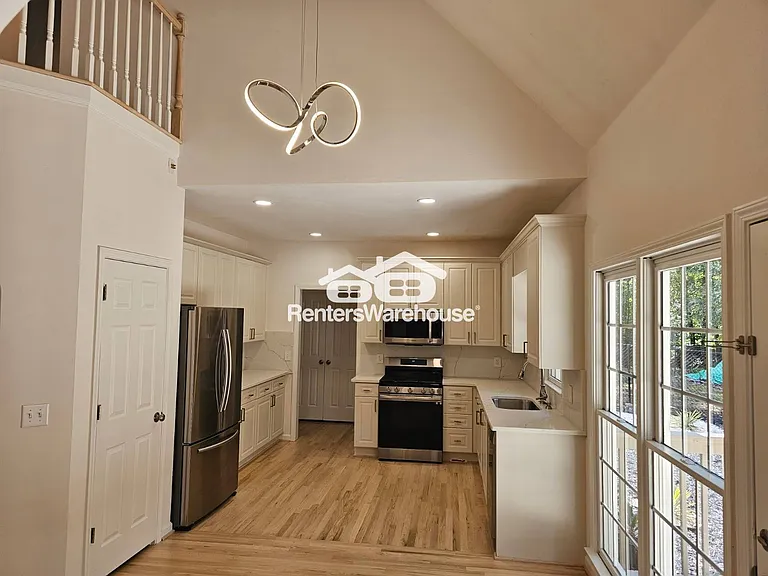 2530 Wellsley Ln — Photo 25