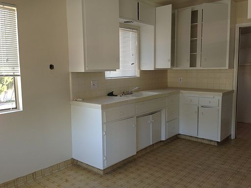 1st image of 537 W 10th St #B