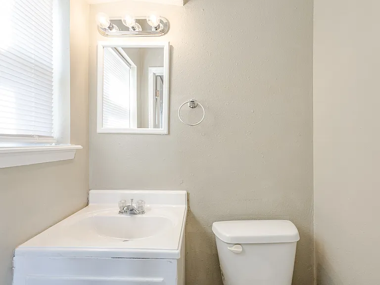 645 Lloyd Ave — Photo 34