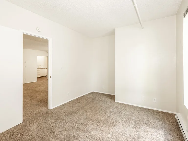 Grandview Apartments — Photo 10