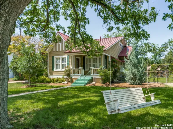 126 IDLEWILDE BLVD, Comfort, TX 78013