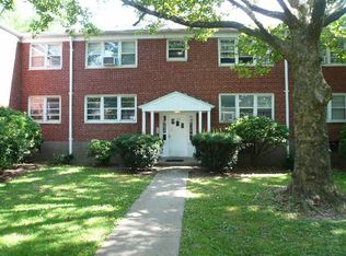 201 S Quaker Ln APT 2, West Hartford, CT 06119