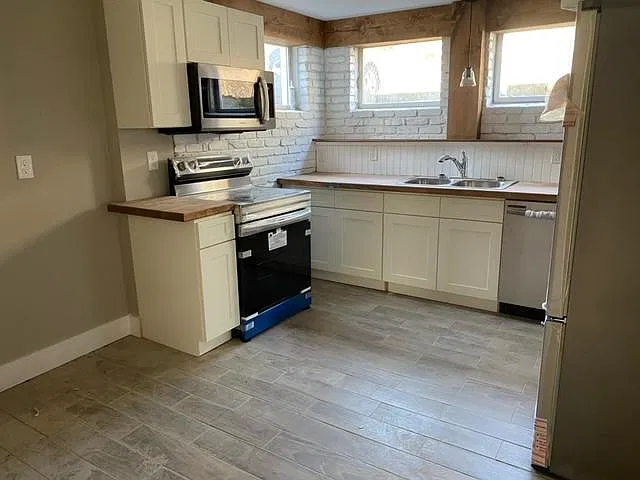 3 bed, 2000 sqft, $2,000 — Photo 4