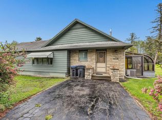 127 N 7th St, Winneconne, WI 54986
