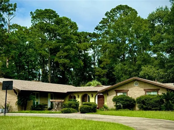 904 Maple St, Oakdale, LA 71463