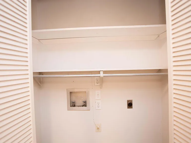 1506 Alberta Dr — Photo 16