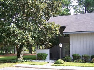 1 Foxhill Ct, Foxfire Village, NC 27281