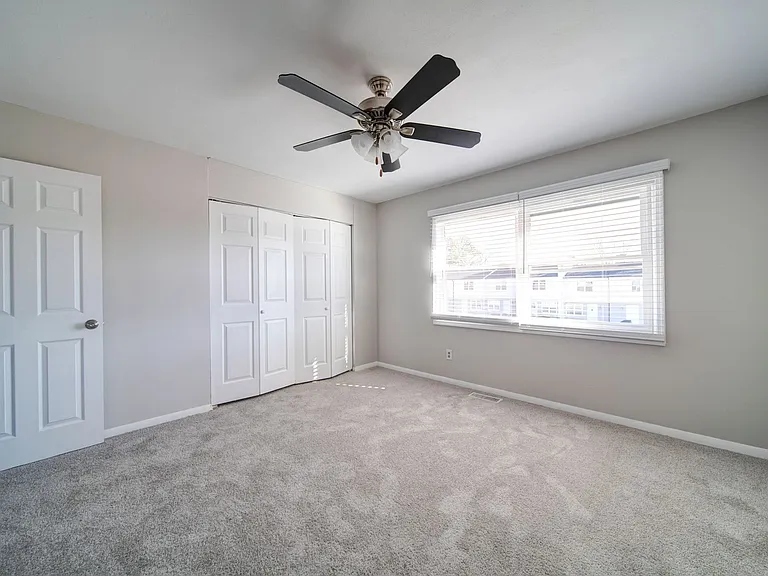 2505 S Charles Blvd — Photo 17